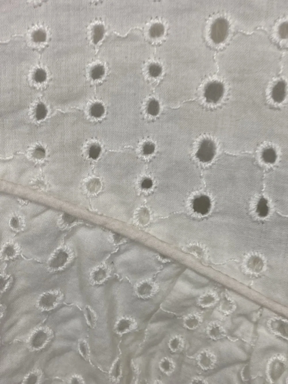 Banana Republic White High Neck Eyelet Lace Blouse, Size XS extra small top